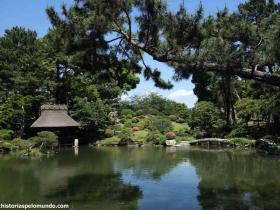 RED_015_Shukkeien_(Hiroshima)