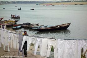 RED_007_Andando_pelos_ghats_em_Varanasi