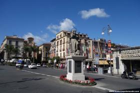 RED_Praça_principal_de_Sorrento__ok