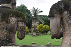 RED_006_Buddha_Park_em_Vientiane