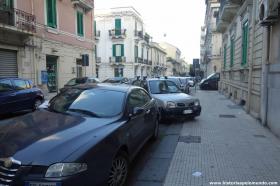 RED_Carros_estacionados_nas_ruas_de_Messina