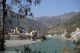 RED_008_Vista_do_Ganges_em_Rishikesh