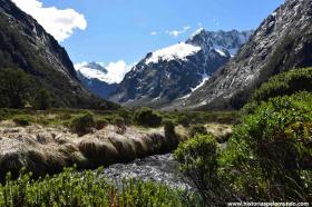 RED_017_pela_estrada_rumo_a_Milford_Sound